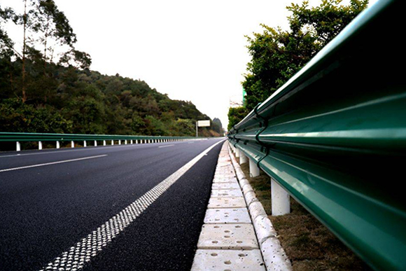 楚雄高速公路护栏的常用类型