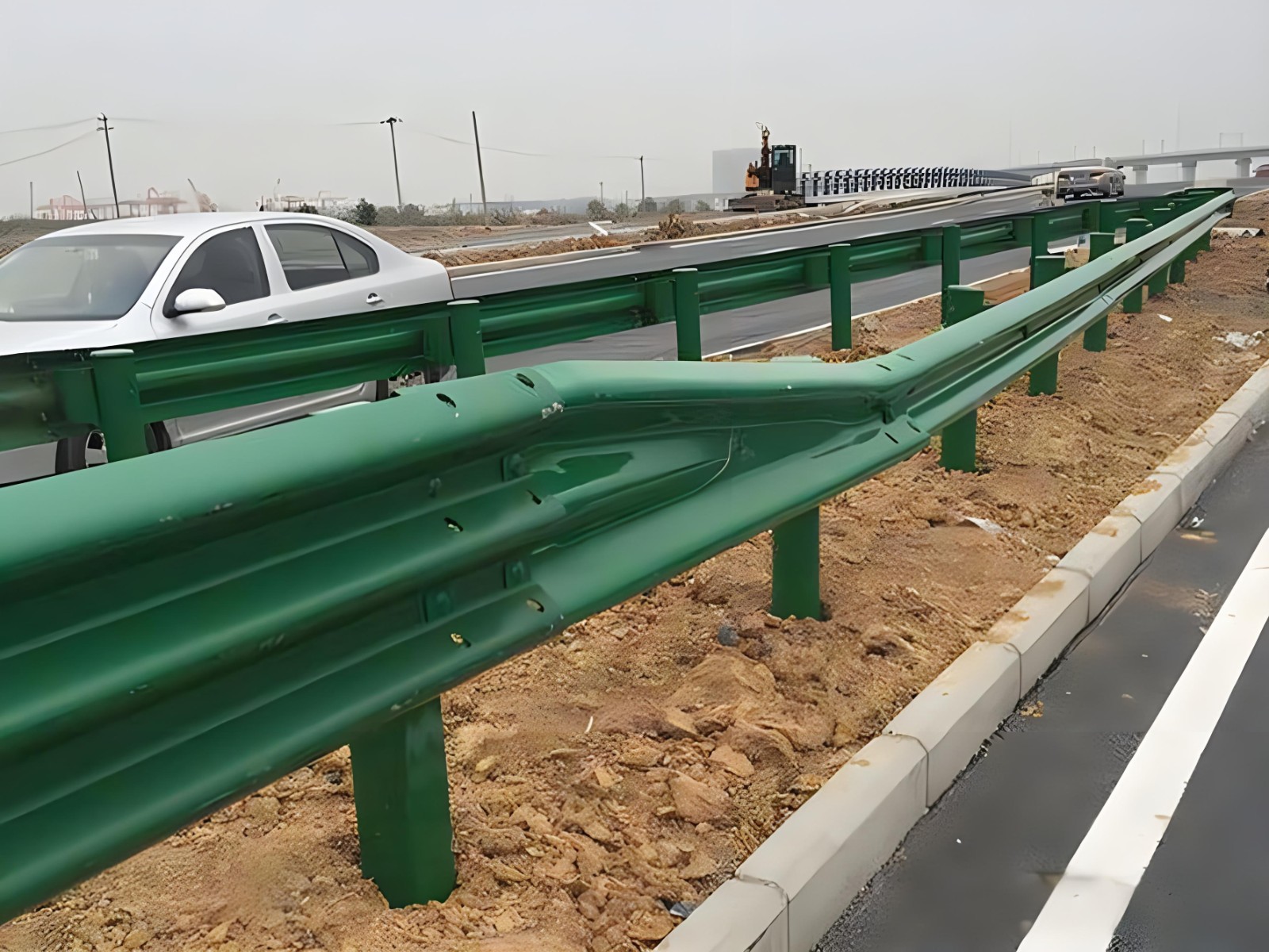 楚雄高速波形护栏板日常维护方案确保道路安全新举措